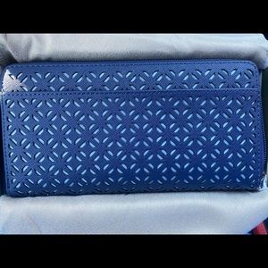 Levenger Accordion Wallet
Special Edition Marina style